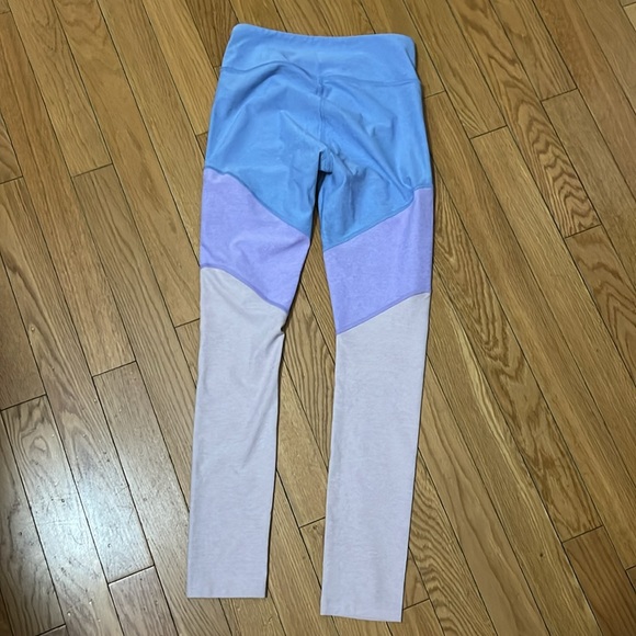 Outdoor Voices color block leggings in XS - Picture 4 of 5